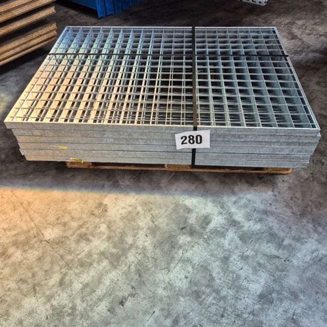 Voordeelpartij 6 gebruikte persroosters 1340x1000x40 mm