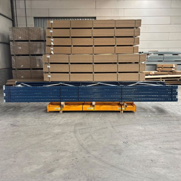Voordeelpartij gebruikte Esmena palletstelling 5400x11300x1100 mm (hxbxd) 3 niveaus