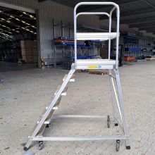 Gebruikte platformtrap verrijdbaar aluminium Zarges 6 treden platformhoogte 1440 mm