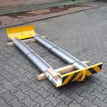 Voordeelpartij 2 gebruikte aanrijdbeschermers Bito 2500x400 mm (hxb)