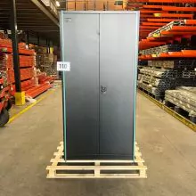 Draaideurkast met cilinderslot 1800x900x400 mm (hxbxd) zwart met schade