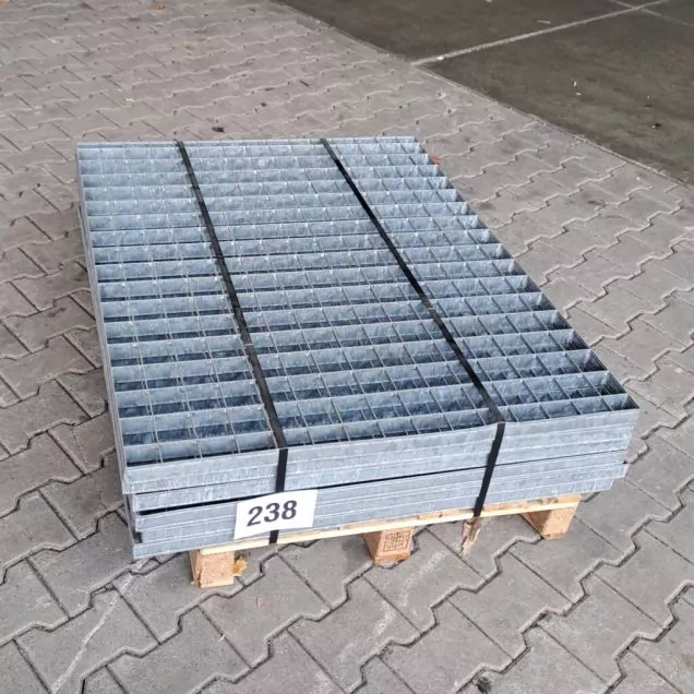 Voordeelpartij 6 gebruikte persroosters 1190x990x40 mm