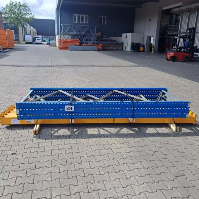 Voordeelpartij gebruikte Esmena palletstelling 3000x7500x1100mm (hxbxd)